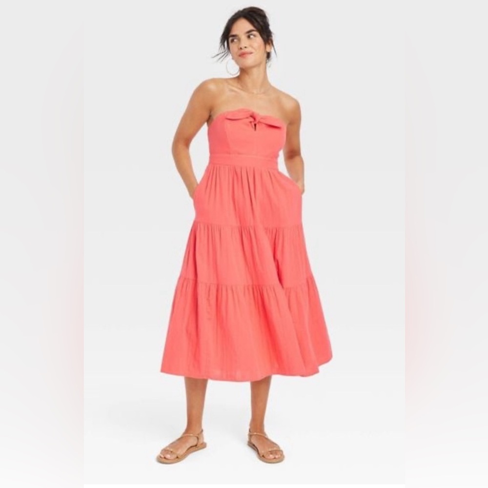 Universal Threads Coral Strapless Dress